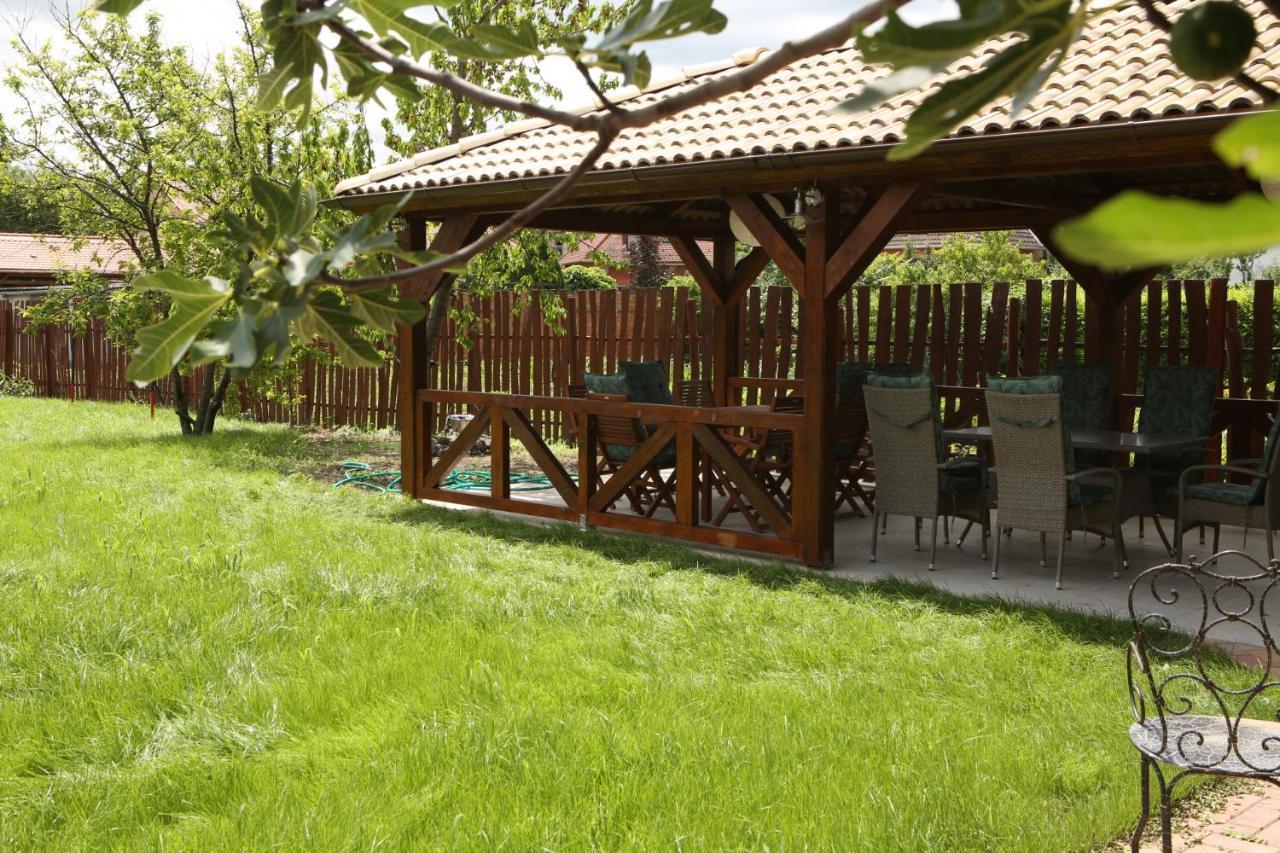 Hunyadi Panzió-Apartman Makó Exterior foto
