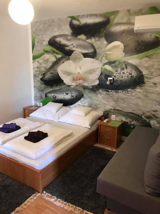 Hunyadi Panzió-Apartman Makó Exterior foto