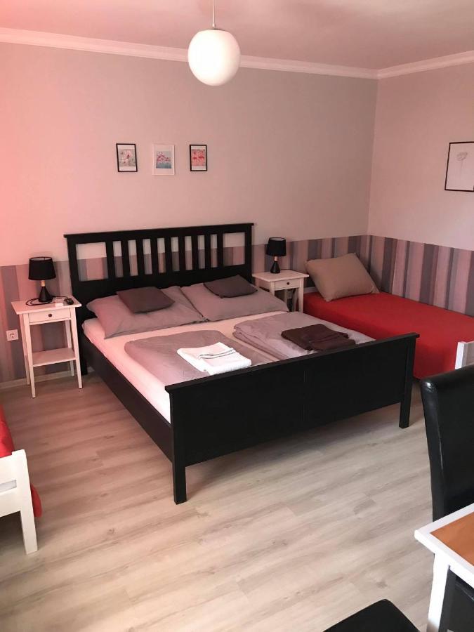 Hunyadi Panzió-Apartman Makó Exterior foto