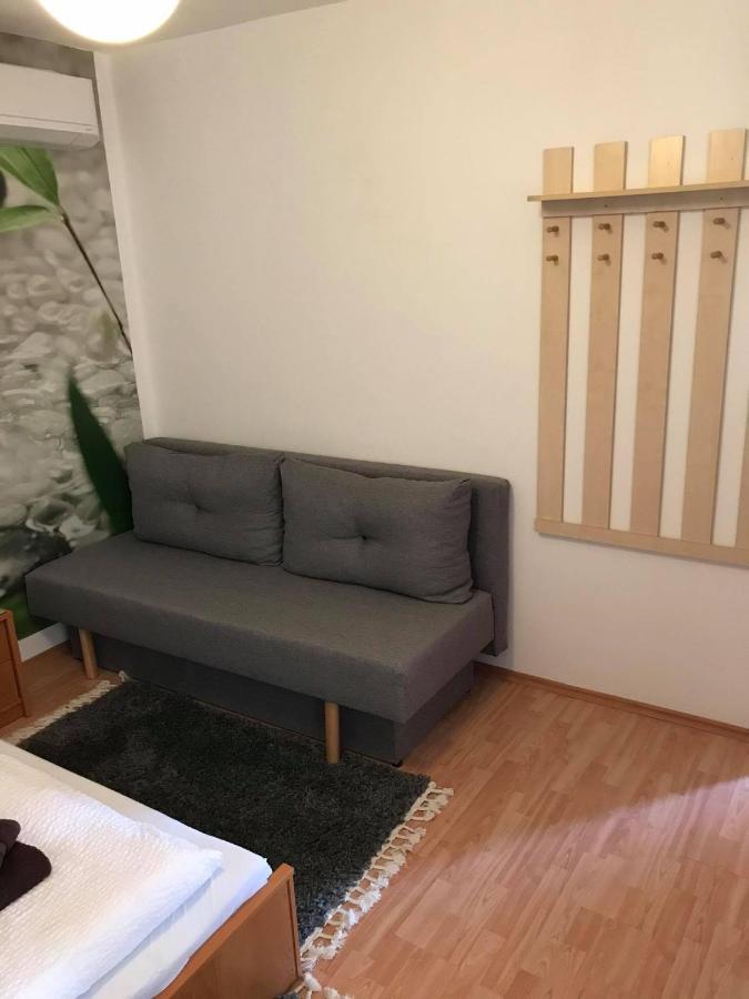 Hunyadi Panzió-Apartman Makó Exterior foto