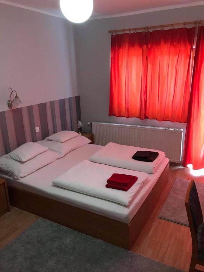 Hunyadi Panzió-Apartman Makó Exterior foto