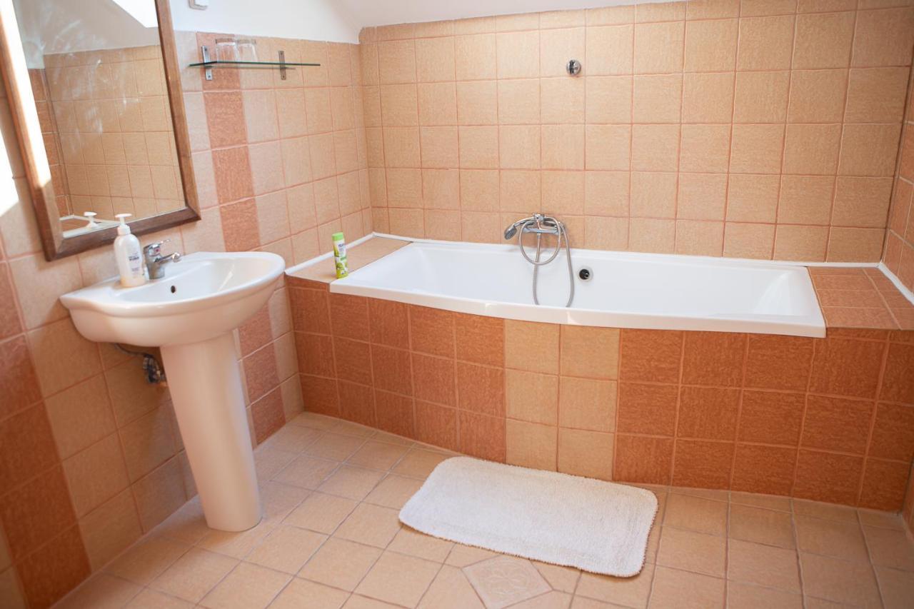 Hunyadi Panzió-Apartman Makó Exterior foto