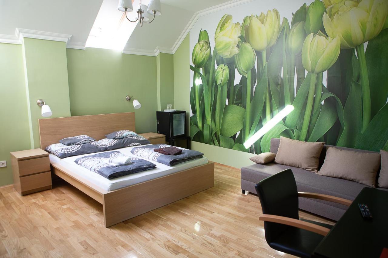 Hunyadi Panzió-Apartman Makó Exterior foto