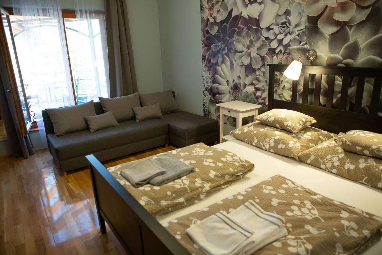 Hunyadi Panzió-Apartman Makó Exterior foto