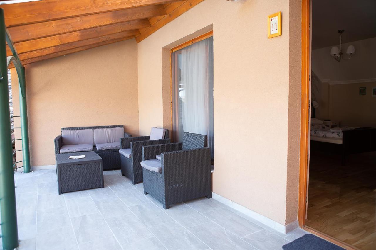 Hunyadi Panzió-Apartman Makó Exterior foto