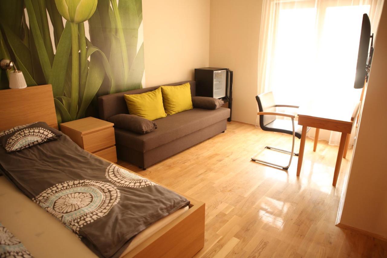 Hunyadi Panzió-Apartman Makó Exterior foto